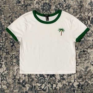 Super cute crop top !